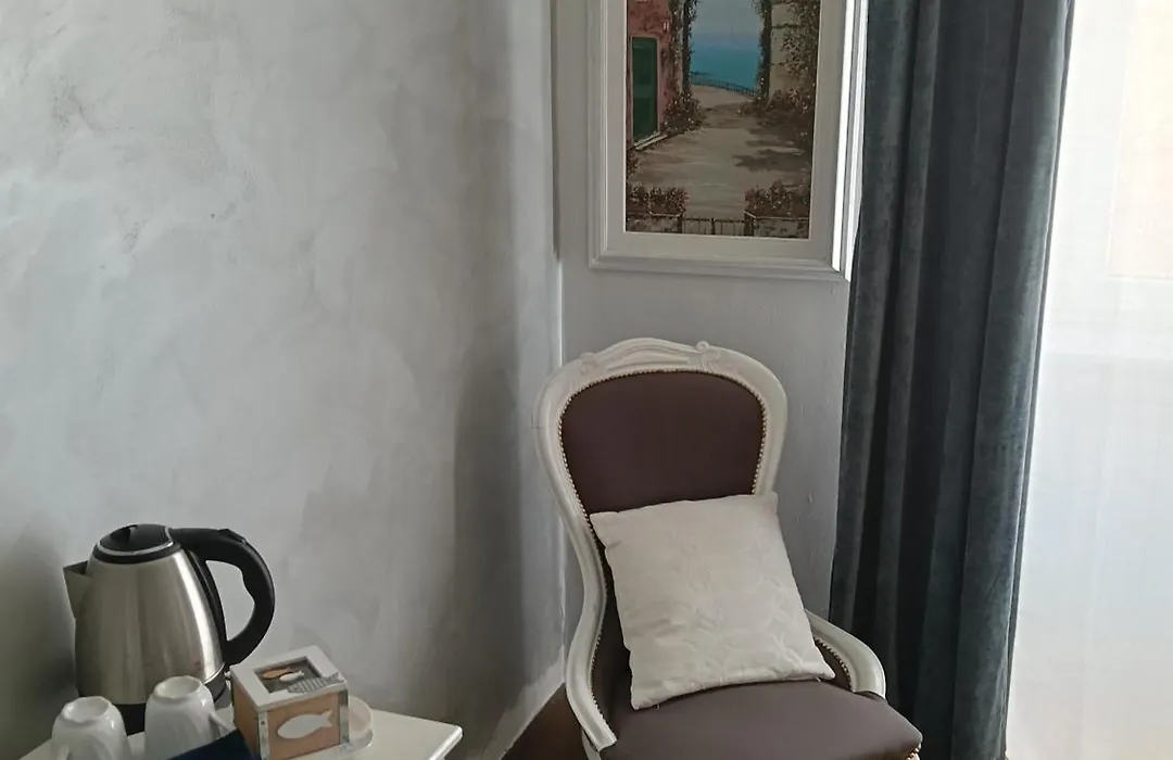 Prie De Mae-1